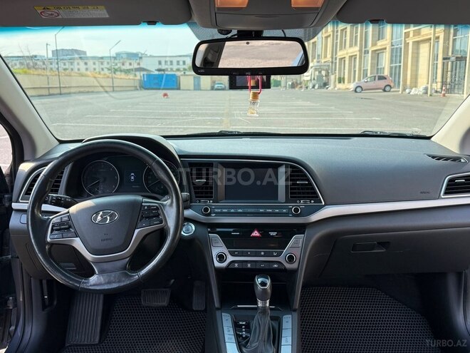Hyundai Avante-12
