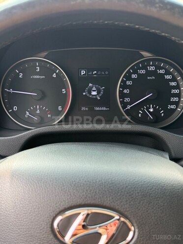 Hyundai Avante-19