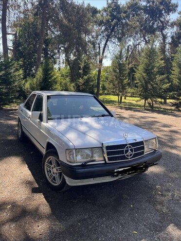 Mercedes 190-2