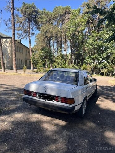 Mercedes 190-6