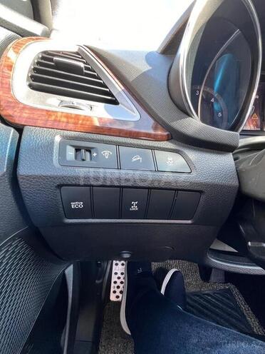 Hyundai Santa Fe-10