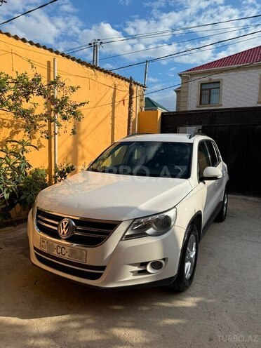 Volkswagen Tiguan-1