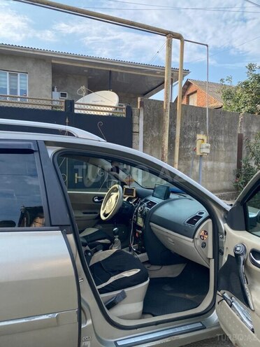 Renault Megane-6