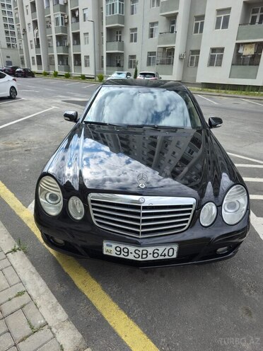 Mercedes E 220-1