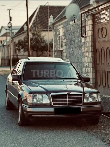 Mercedes 220 E-8