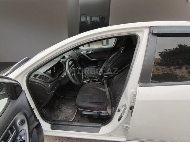 Kia Cerato-5