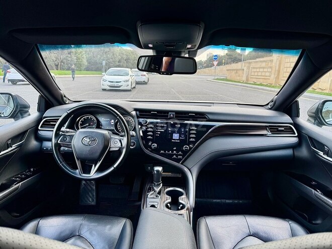 Toyota Camry-12