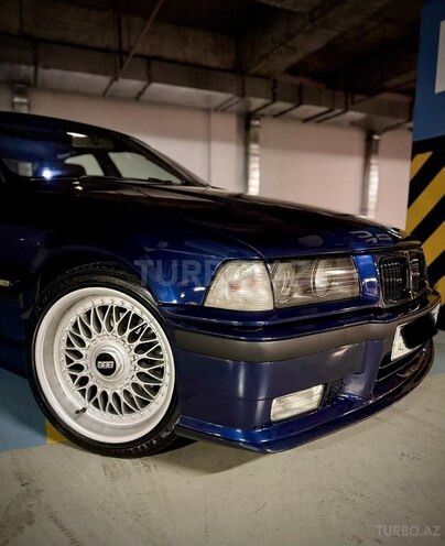 BMW 320-2