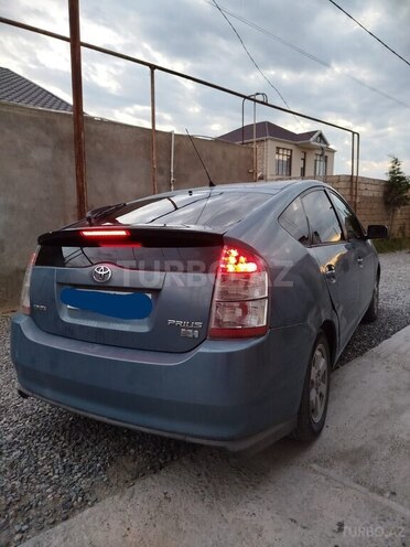 Toyota Prius-3