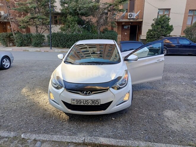 Hyundai Elantra-4