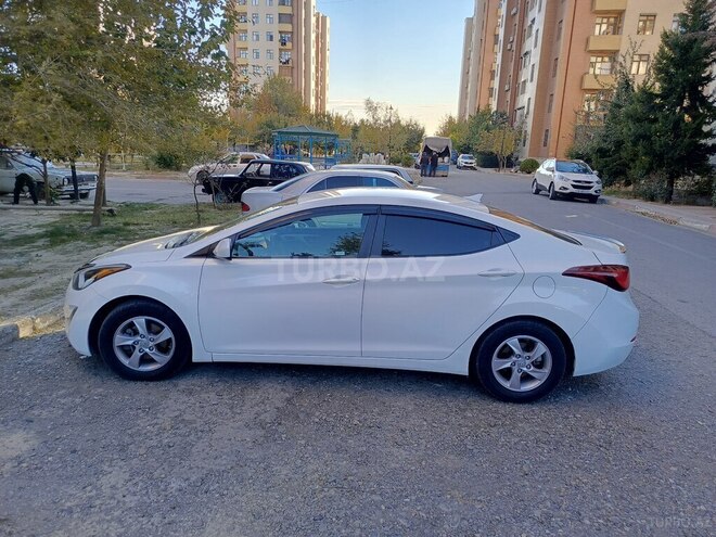 Hyundai Elantra-2