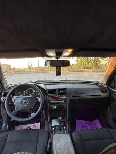 Mercedes C 200-7