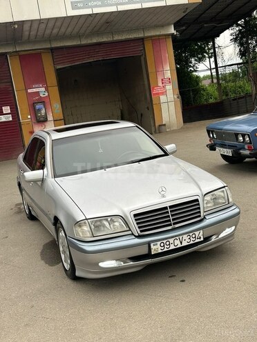 Mercedes C 200-1