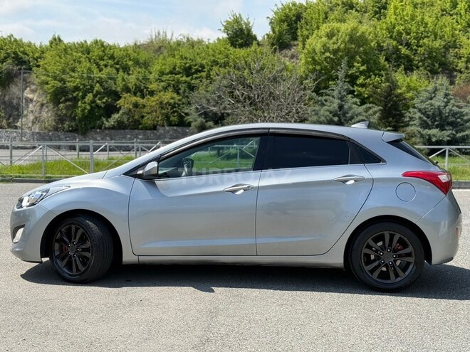 Hyundai Elantra-8