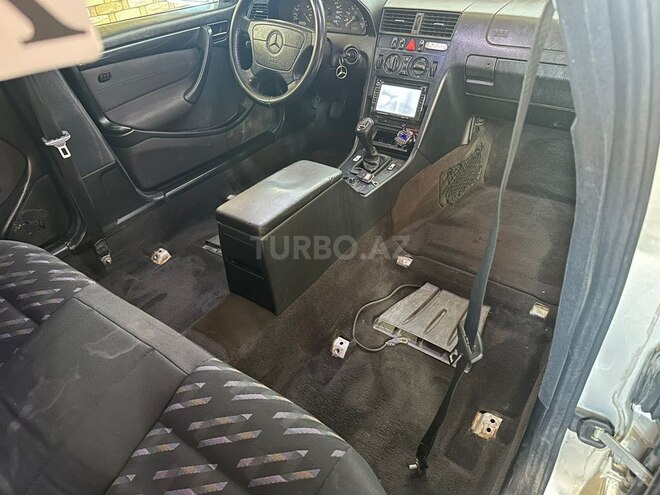Mercedes C 200-6
