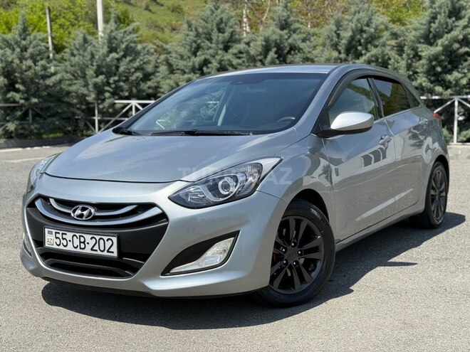 Hyundai Elantra-1