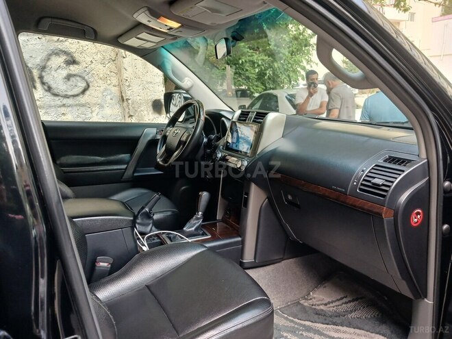 Toyota Land Cruiser Prado-6