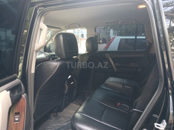 Toyota Land Cruiser Prado-5