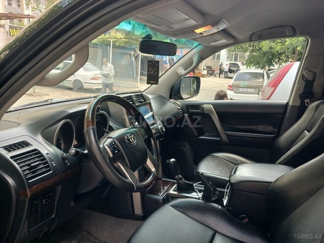 Toyota Land Cruiser Prado-3