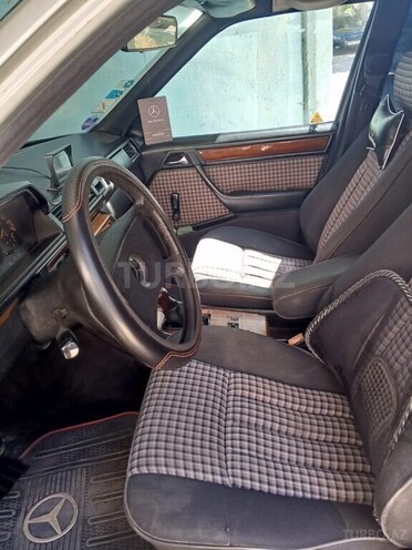 Mercedes 230 TE-4