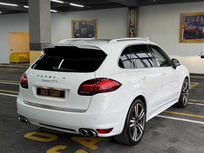 Porsche Cayenne GTS-6