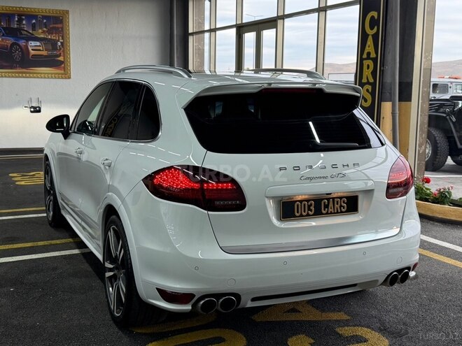 Porsche Cayenne GTS-5