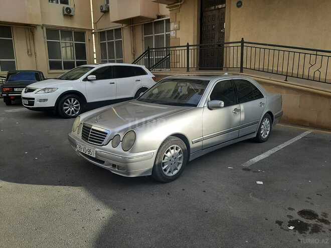 Mercedes E 200-1
