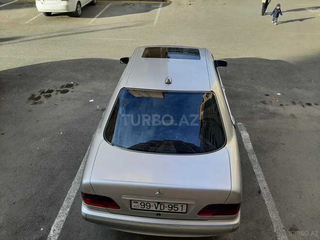 Mercedes E 200-5