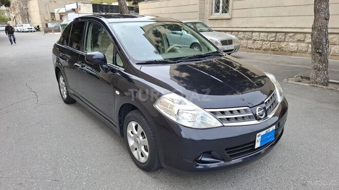 Nissan Tiida-11
