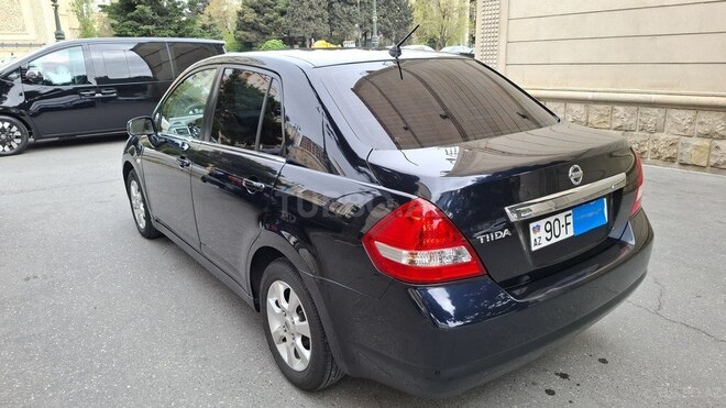 Nissan Tiida-2
