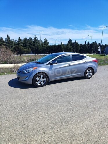 Hyundai Elantra-4