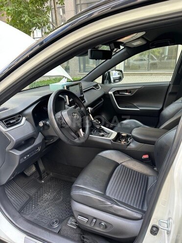 Toyota RAV4-4