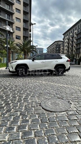 Toyota RAV4-8