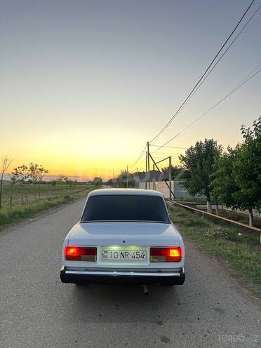 LADA (VAZ) 2107-2