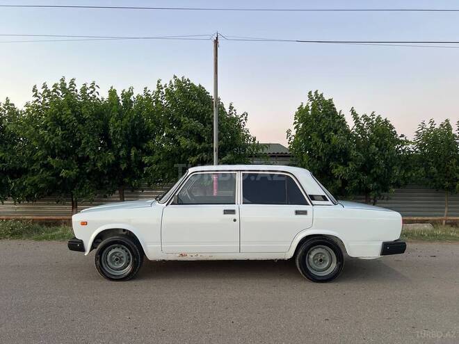 LADA (VAZ) 2107-4