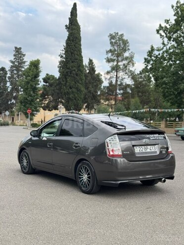 Toyota Prius-5