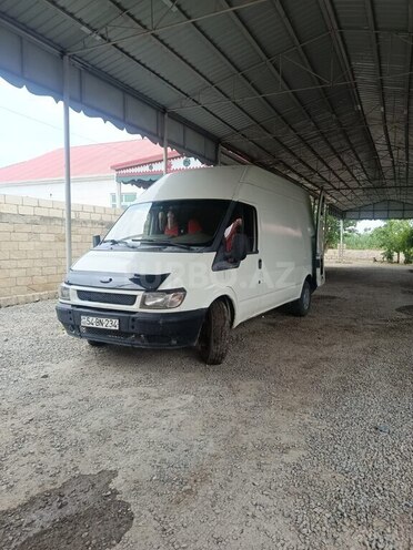 Ford Transit-3