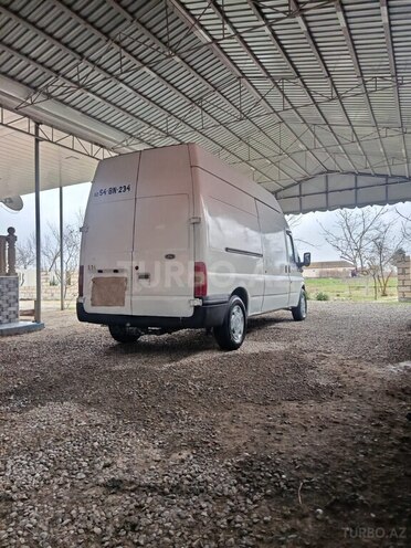 Ford Transit-8