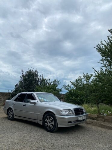 Mercedes C 250-1