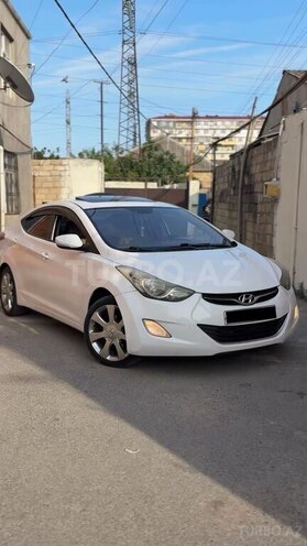Hyundai Elantra-1