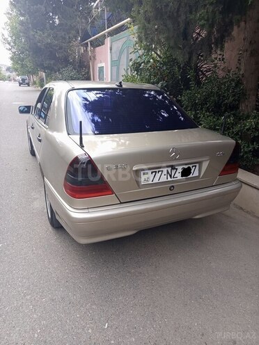 Mercedes C 220-9