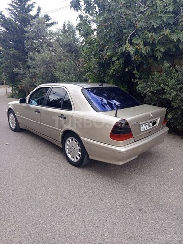 Mercedes C 220-13