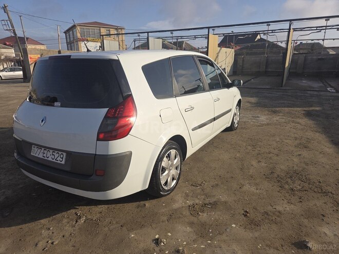 Renault Grand Scenic-6