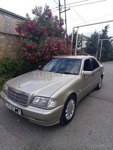 Mercedes C 220-1