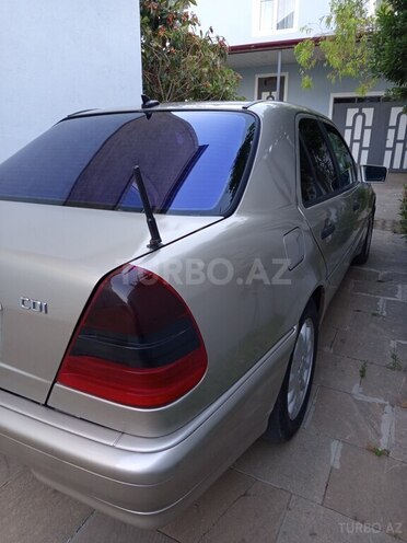 Mercedes C 220-12
