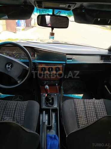Mercedes 190-4