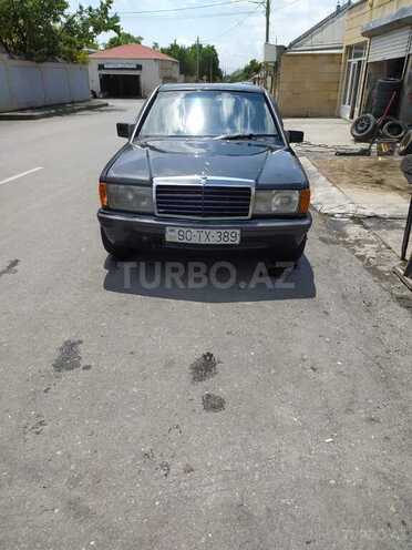 Mercedes 190-1