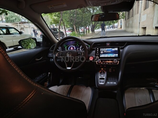 Honda Insight-3