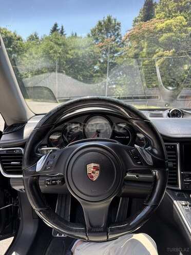 Porsche Panamera 4S Executive-10