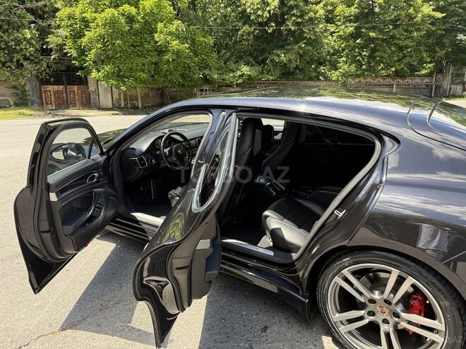 Porsche Panamera 4S Executive-2
